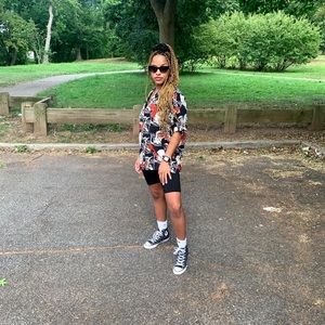 men’s relaxed fit button up w/ tigers